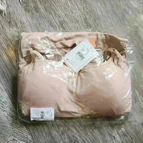 NWT! Nude women's top - Picture 1 of 2